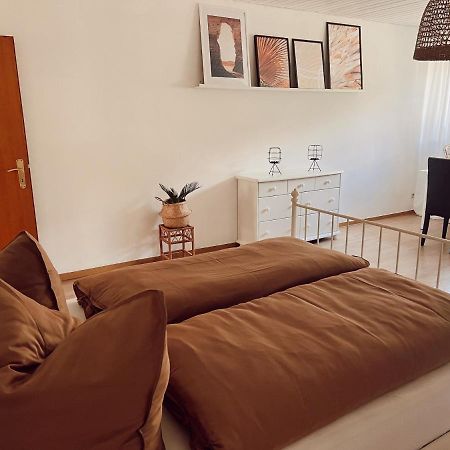 Ferienwohnung Moselflair Mit Direktem Blick Auf Die Mosel Und Weinberge Oberfell Bagian luar foto
