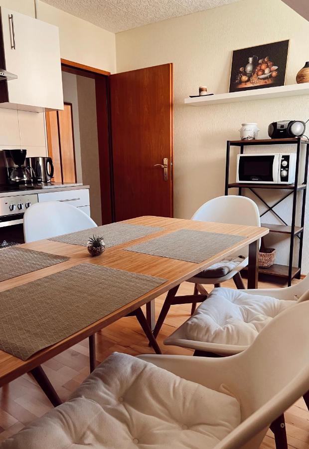 Ferienwohnung Moselflair Mit Direktem Blick Auf Die Mosel Und Weinberge Oberfell Bagian luar foto