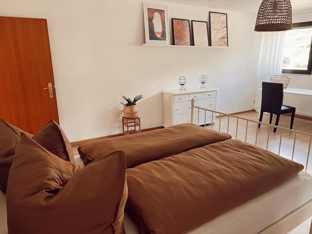 Ferienwohnung Moselflair Mit Direktem Blick Auf Die Mosel Und Weinberge Oberfell Bagian luar foto